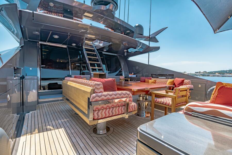 124' 2009 Palmer Johnson Palmer Johnson 120