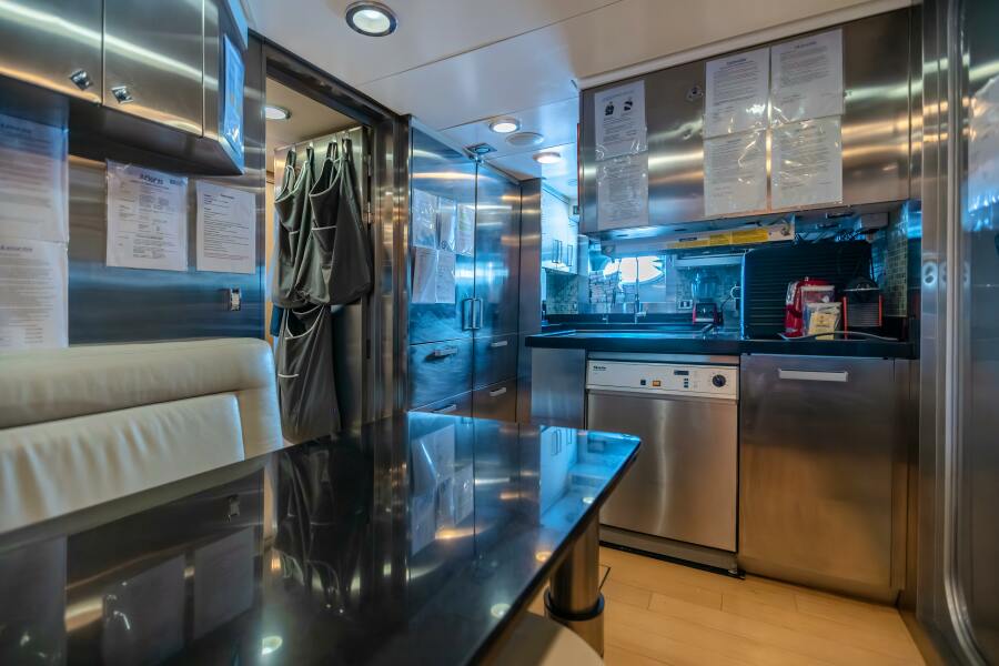 124' 2009 Palmer Johnson Palmer Johnson 120