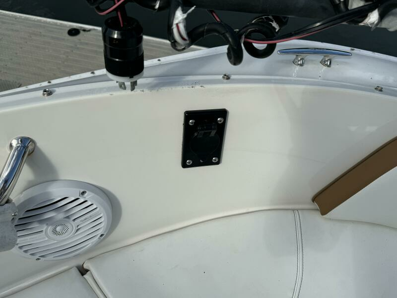 2017 Sea Ray 210 SPX Outboard