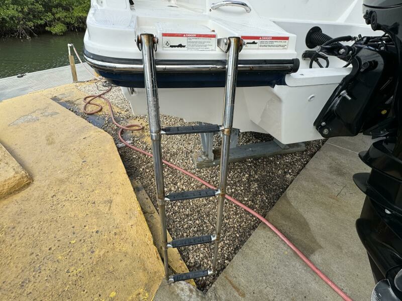 2017 Sea Ray 210 SPX Outboard