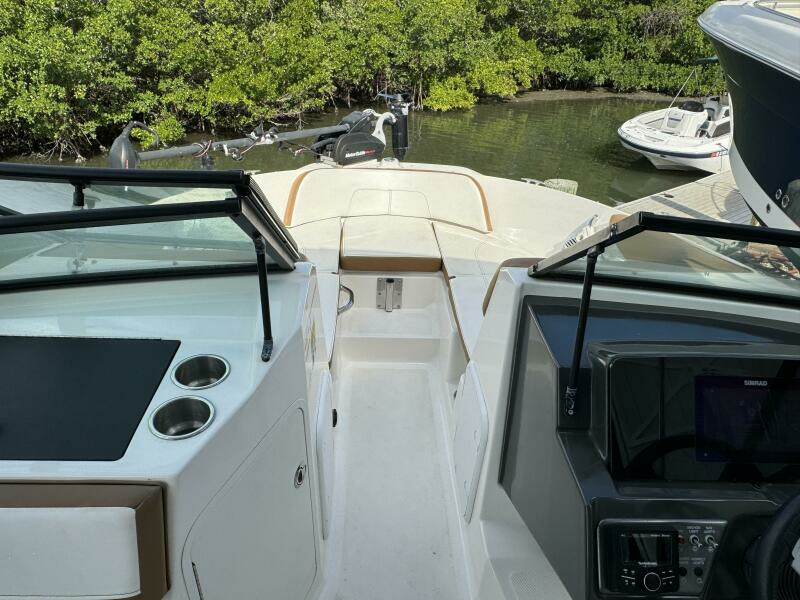 2017 Sea Ray 210 SPX Outboard