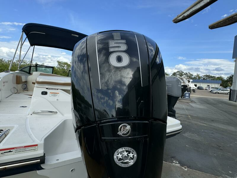2017 Sea Ray 210 SPX Outboard