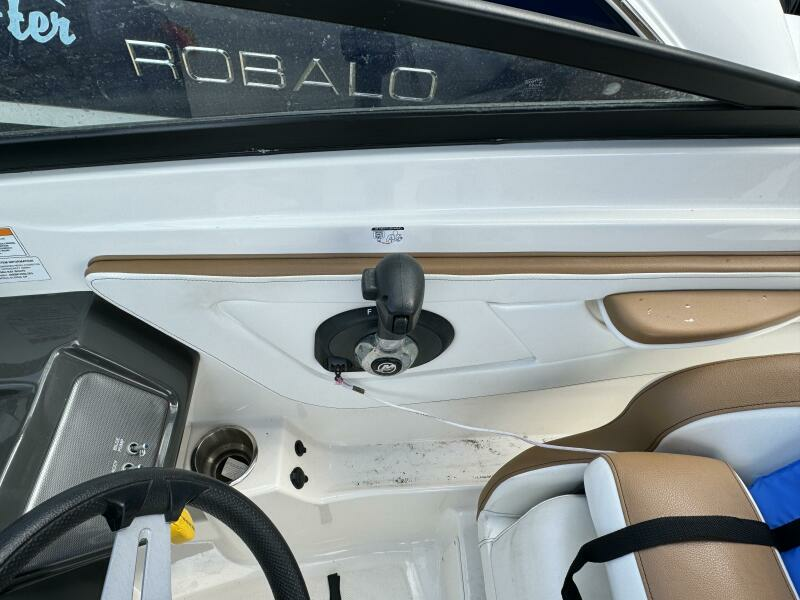 2017 Sea Ray 210 SPX Outboard