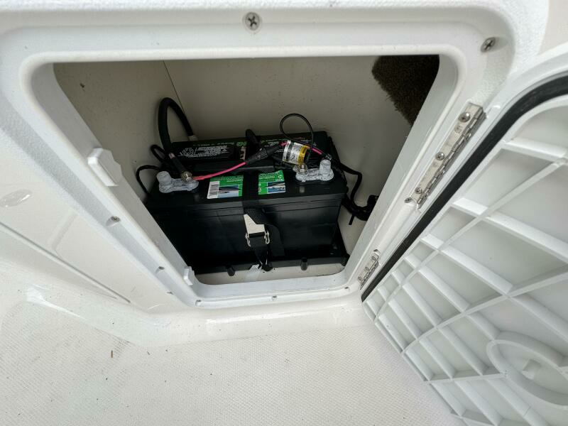 2017 Sea Ray 210 SPX Outboard