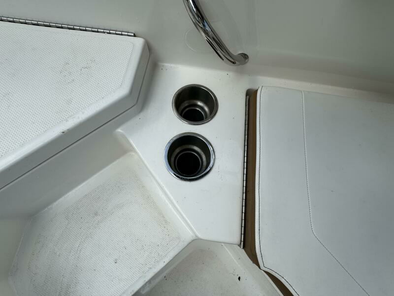 2017 Sea Ray 210 SPX Outboard