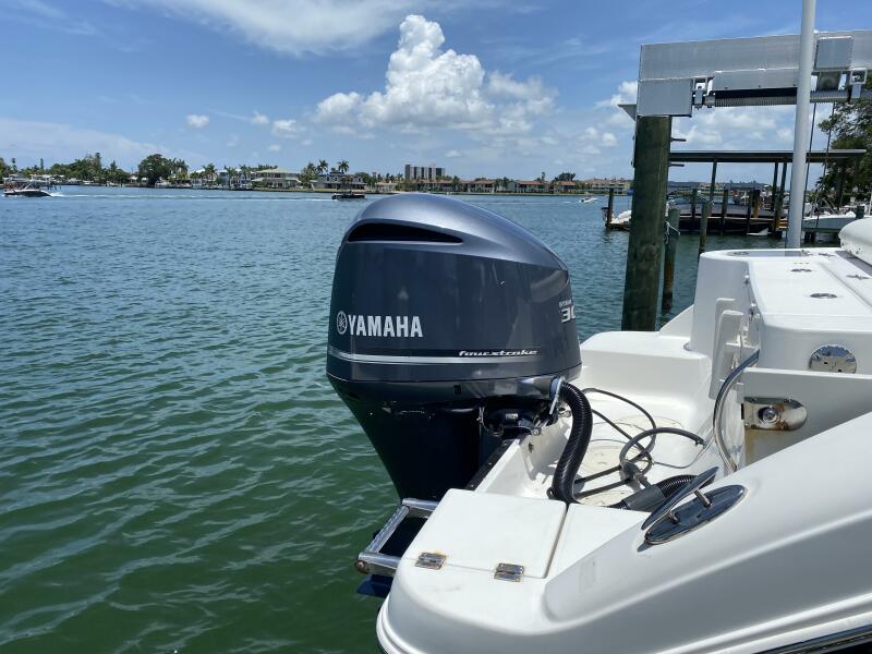 2011 Robalo 
