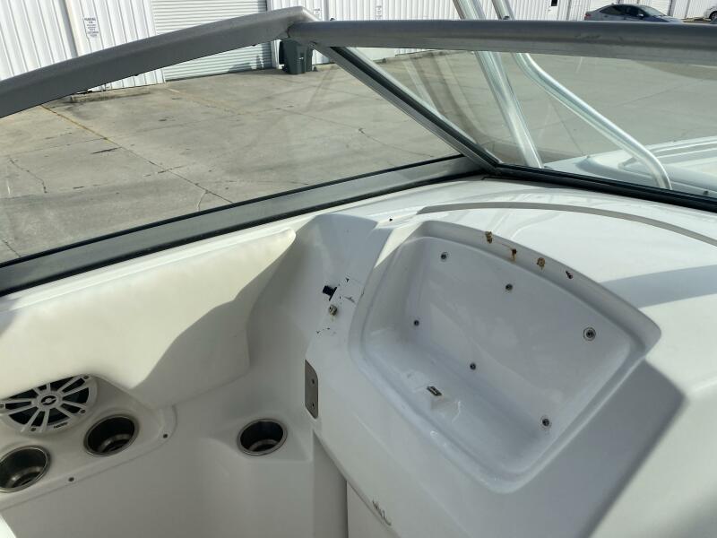 2011 Robalo 