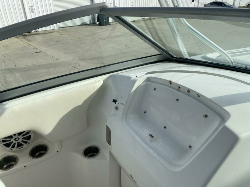 2011 Robalo 