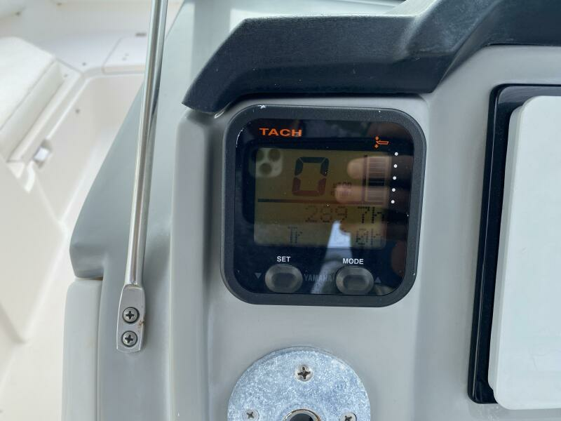 2011 Robalo 