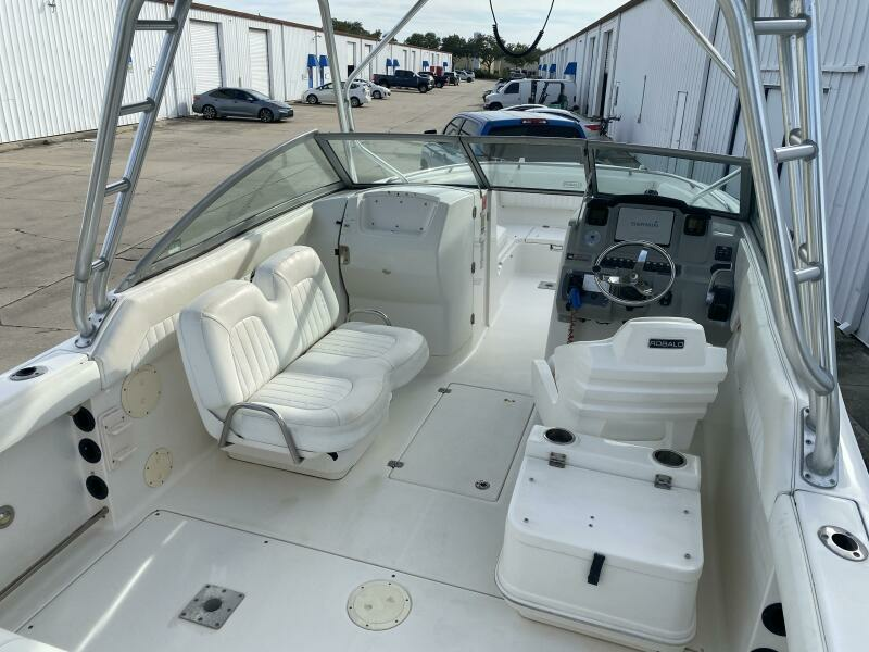 2011 Robalo 