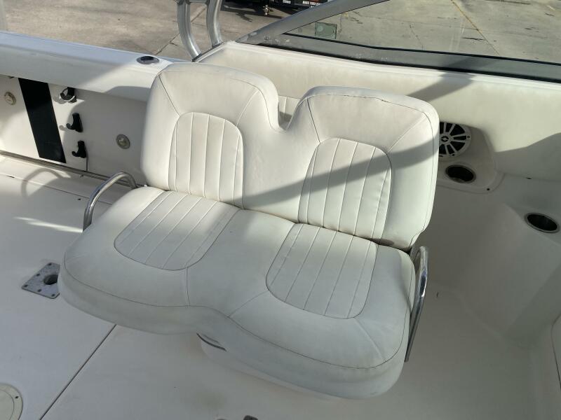 2011 Robalo 