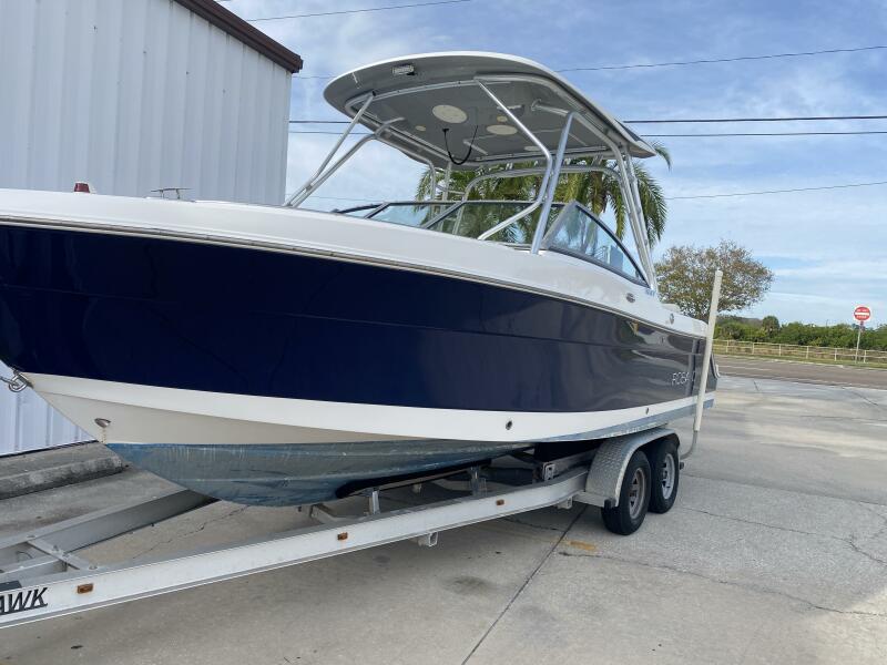 2011 Robalo 