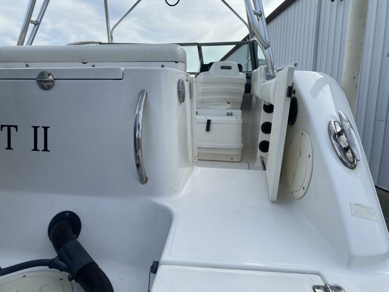 2011 Robalo 