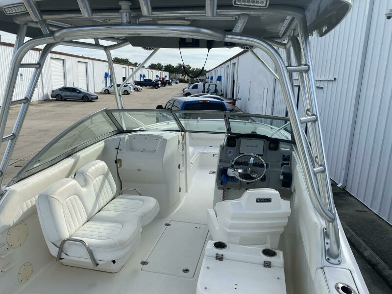 2011 Robalo 