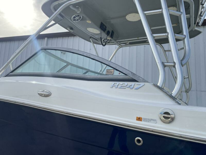 2011 Robalo 