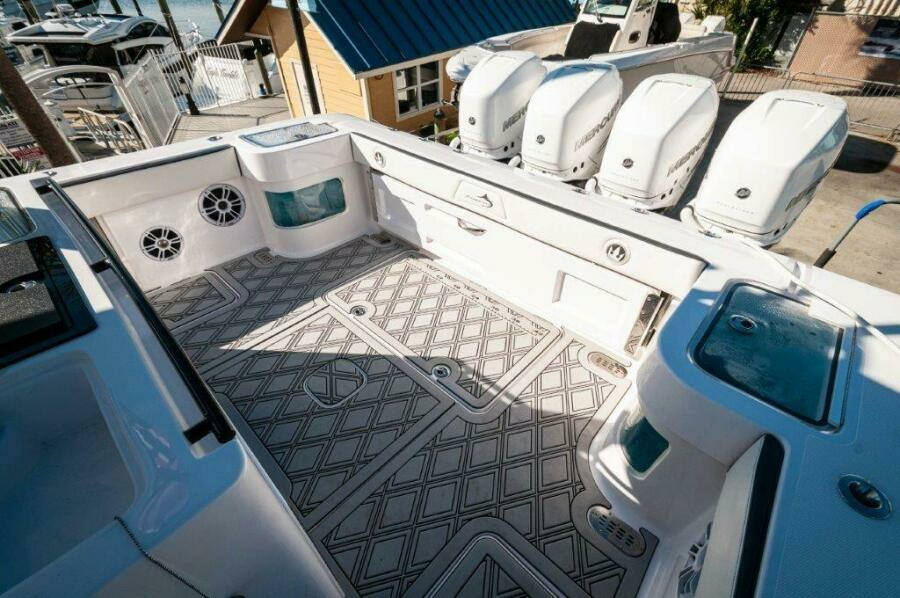 2020 Streamline 45 Center Console Override