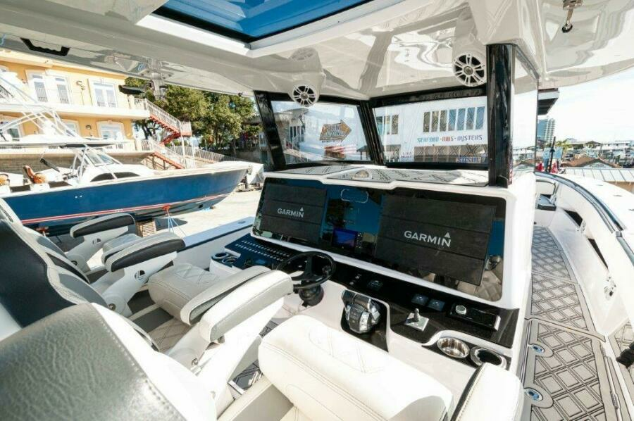 2020 Streamline 45 Center Console Override