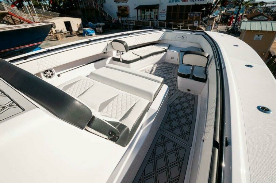 2020 Streamline 45 Center Console Override