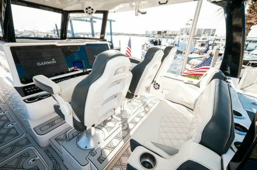 2020 Streamline 45 Center Console Override