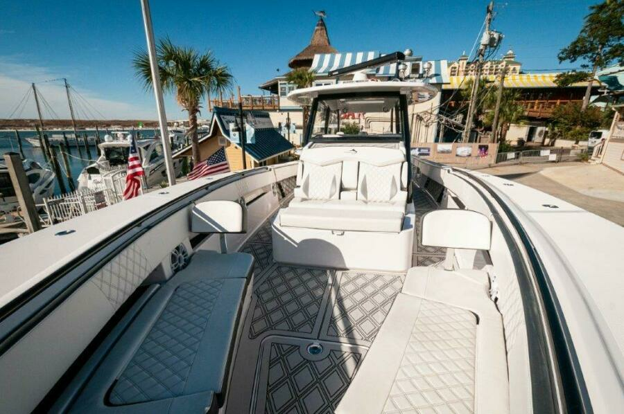 2020 Streamline 45 Center Console Override