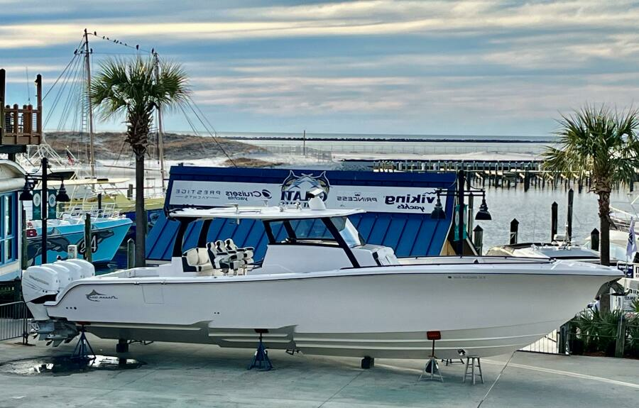 2020 Streamline 45 Center Console Override