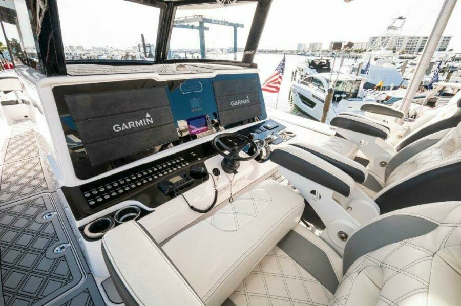 2020 Streamline 45 Center Console Override