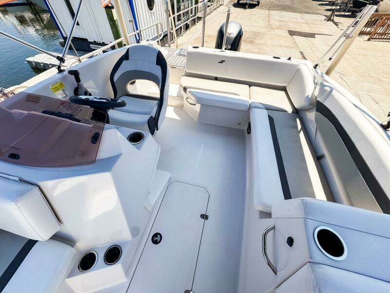 17ft Starcraft Yacht For Sale