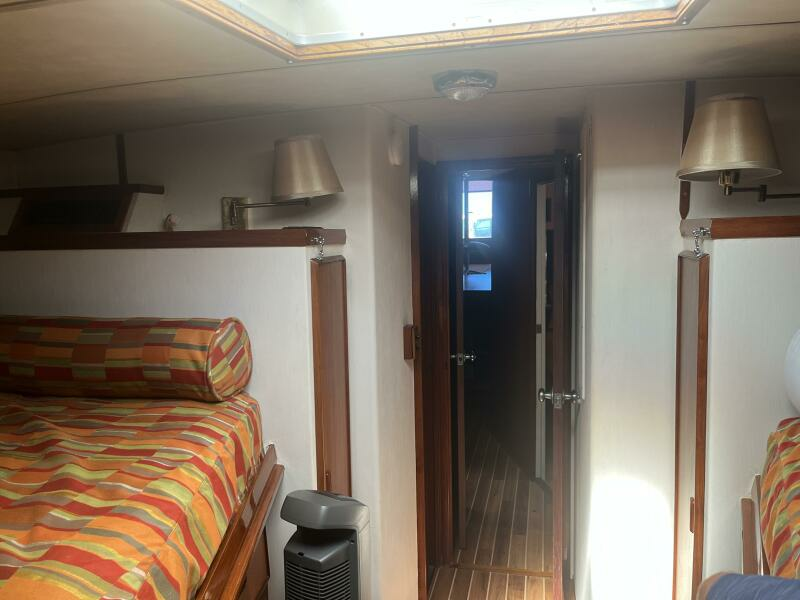 1985 Bertram 54 convertible