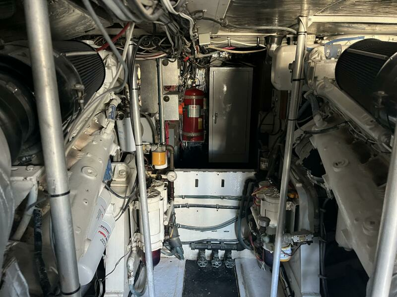 1985 Bertram 54 convertible