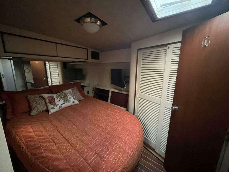 1985 Bertram 54 convertible