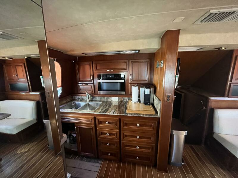 1985 Bertram 54 convertible