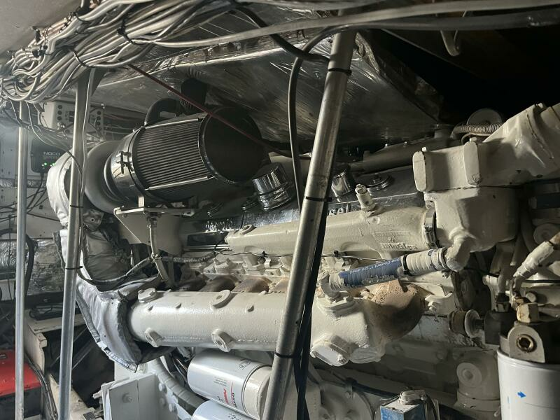 1985 Bertram 54 convertible