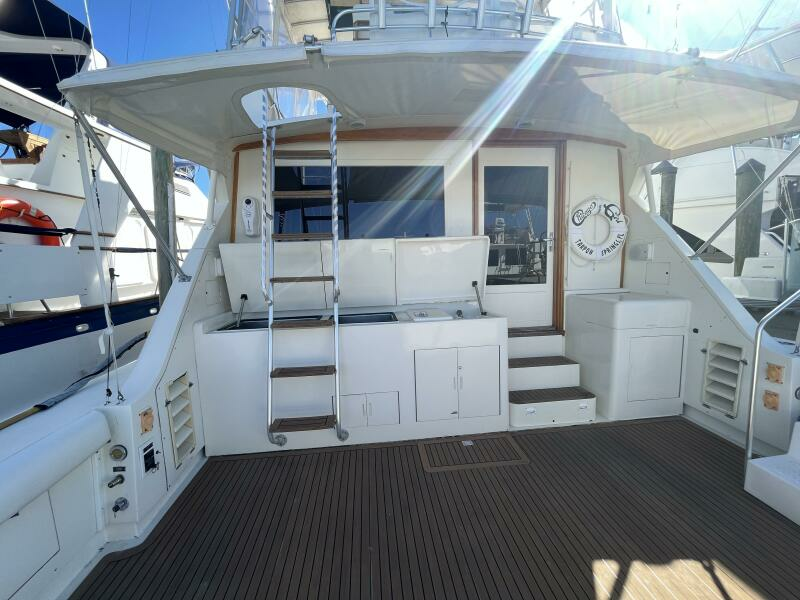 1985 Bertram 54 convertible