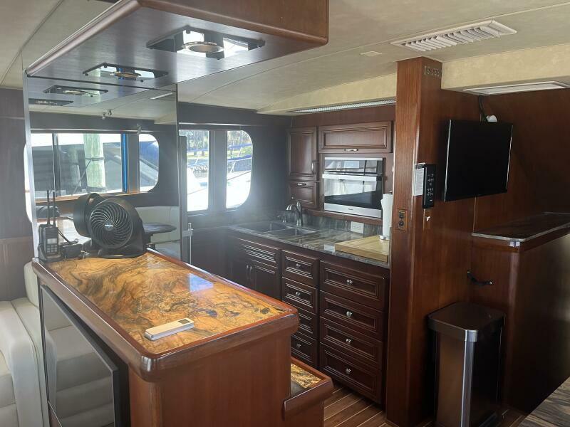 1985 Bertram 54 convertible