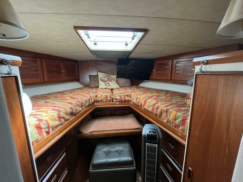 1985 Bertram 54 convertible