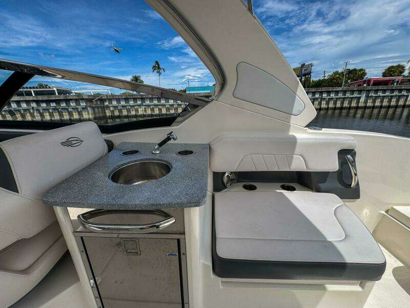 30ft Chaparral Yacht For Sale
