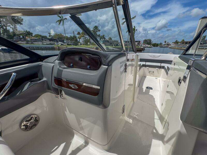 30ft Chaparral Yacht For Sale