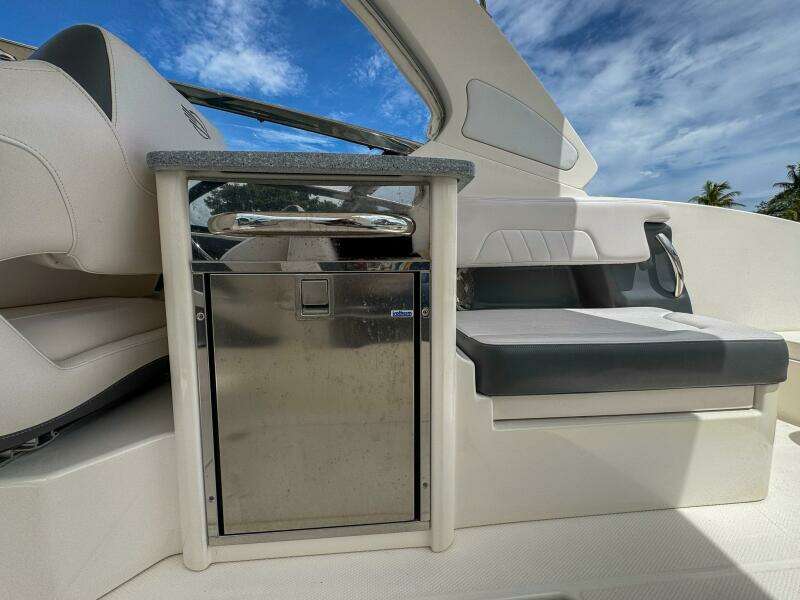 30ft Chaparral Yacht For Sale