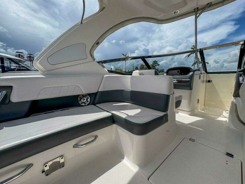 30ft Chaparral Yacht For Sale