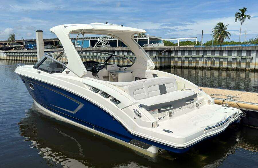 30ft Chaparral Yacht For Sale