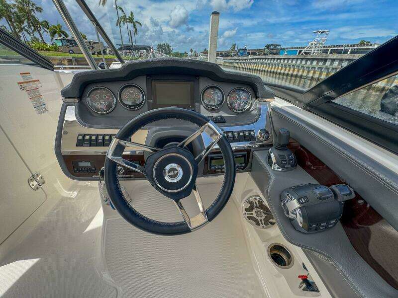 30ft Chaparral Yacht For Sale