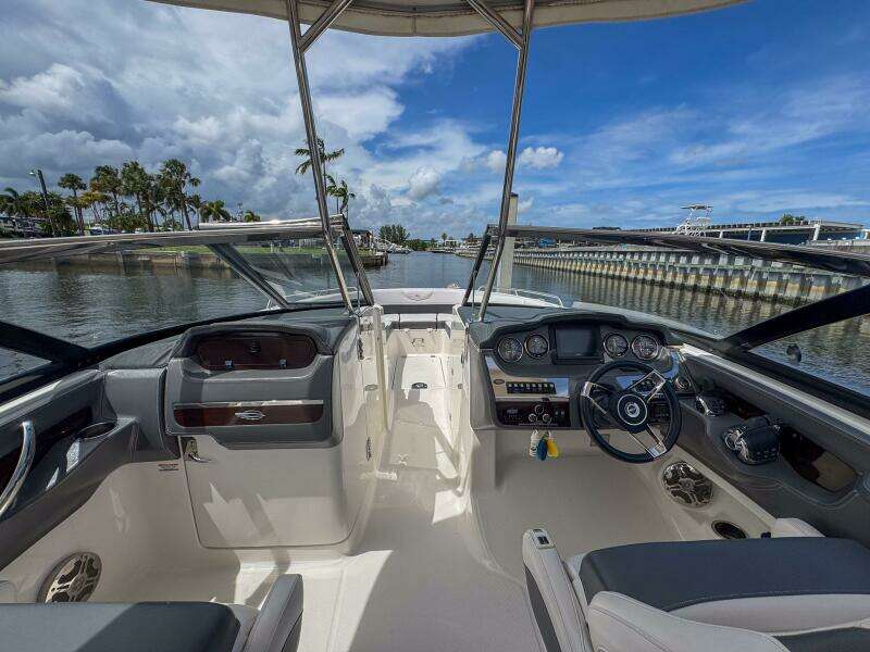 30ft Chaparral Yacht For Sale