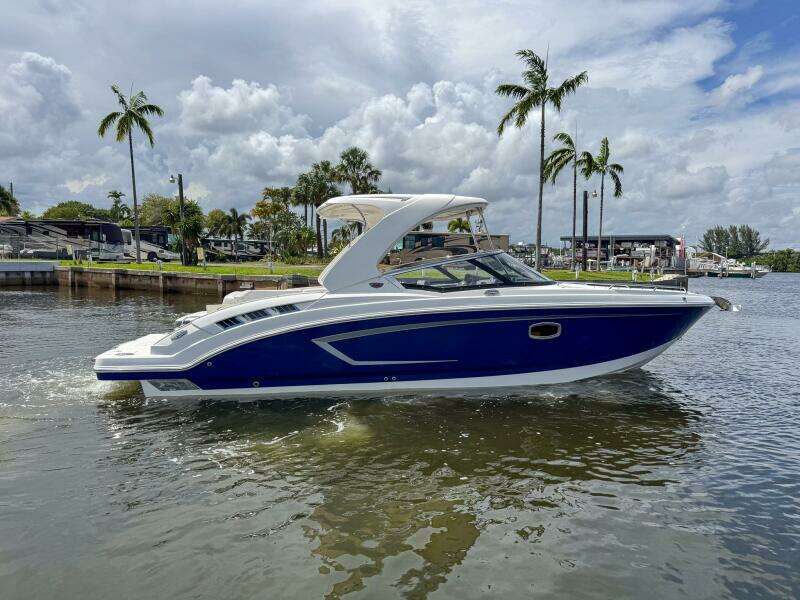 30ft Chaparral Yacht For Sale