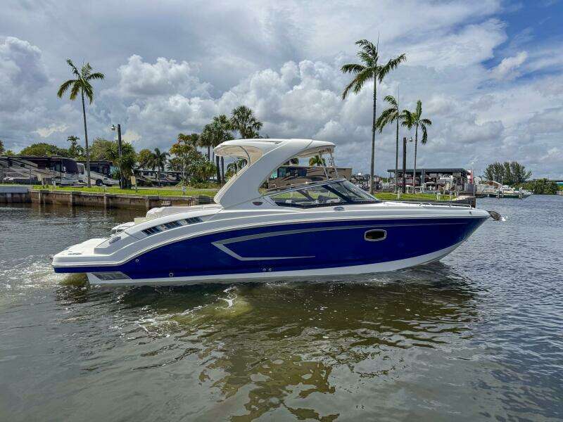 30ft Chaparral Yacht For Sale