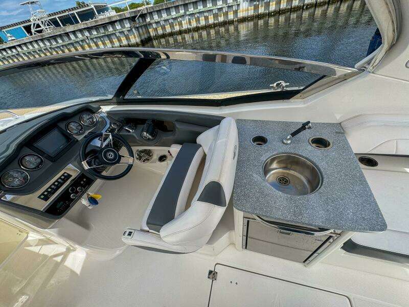 30ft Chaparral Yacht For Sale