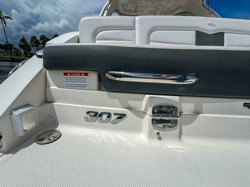 30ft Chaparral Yacht For Sale