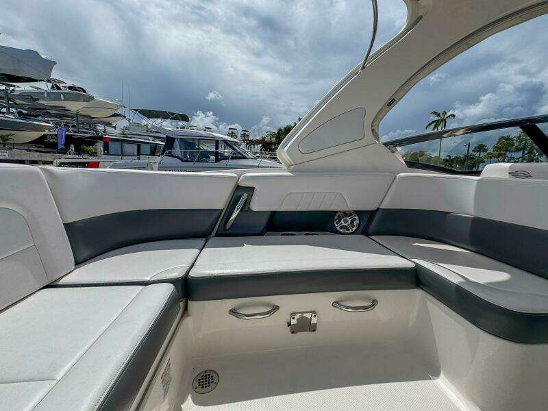 30ft Chaparral Yacht For Sale