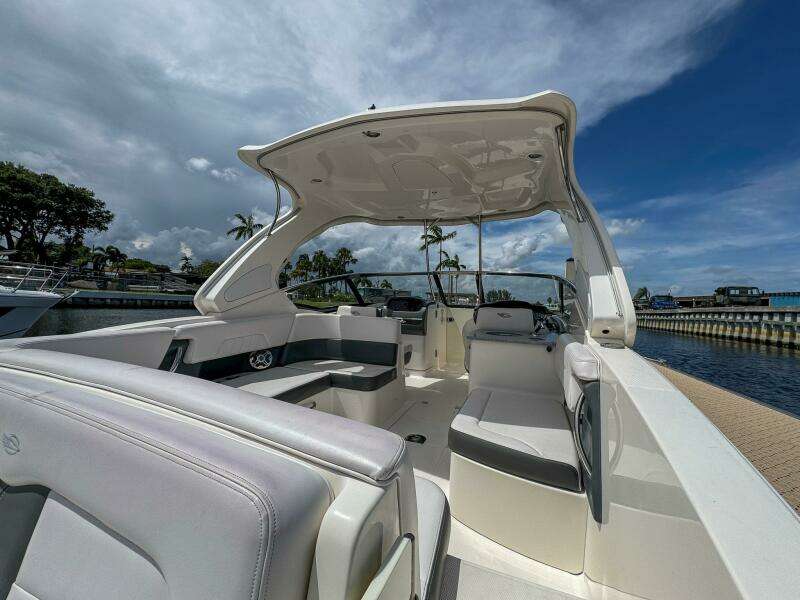 30ft Chaparral Yacht For Sale
