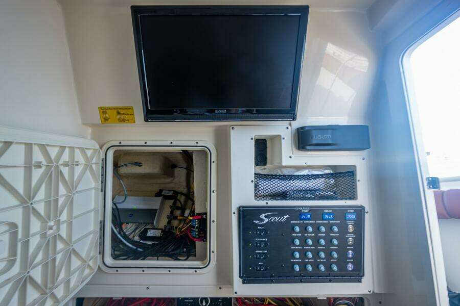 30ft Scout Yacht For Sale