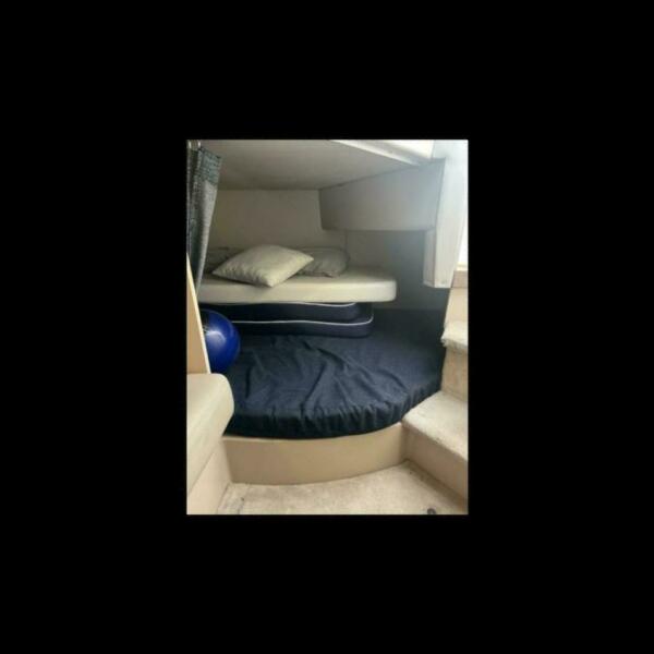 1999 Cruisers Yachts 2870 Rogue